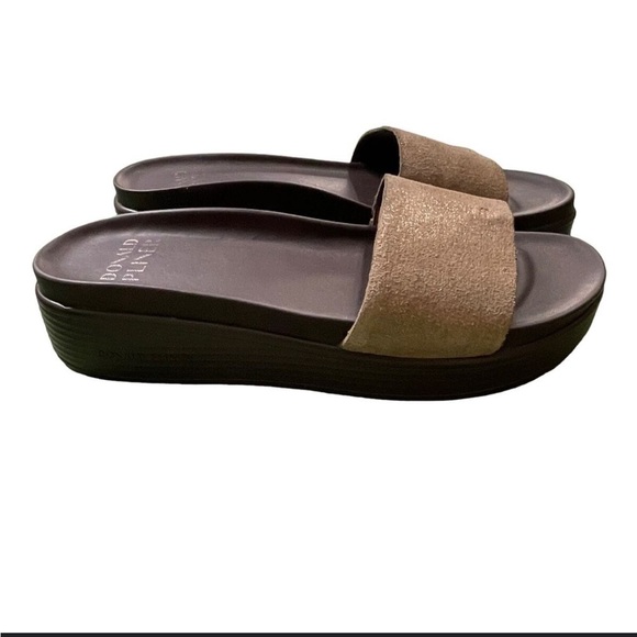 Donald Pliner FIFI Gold Slide Sandals Size 9.5 - Picture 3 of 3